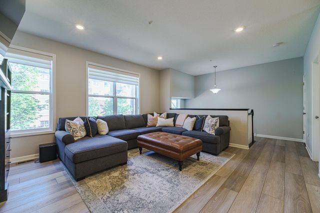 4015 River Valley Way, Eagan, MN 55122