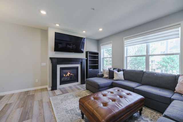 4015 River Valley Way, Eagan, MN 55122