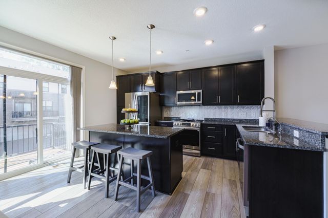 4015 River Valley Way, Eagan, MN 55122