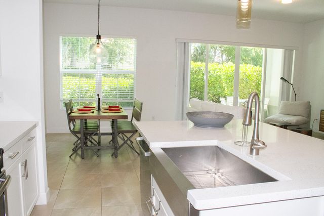 23045 Clear Echo Drive 76, Boca Raton, FL 33433
