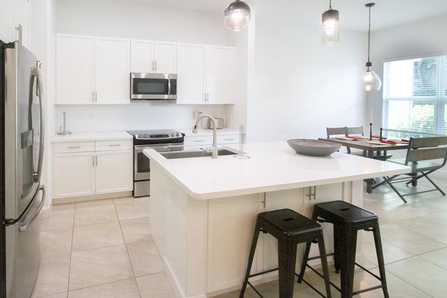 23045 Clear Echo Drive 76, Boca Raton, FL 33433