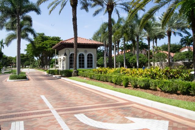 23045 Clear Echo Drive 76, Boca Raton, FL 33433