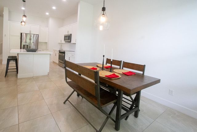23045 Clear Echo Drive 76, Boca Raton, FL 33433