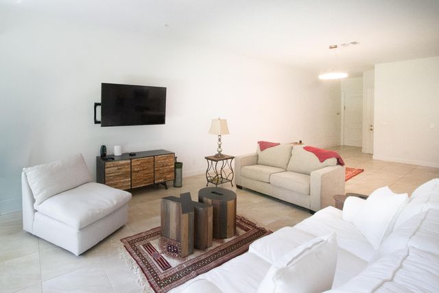 23045 Clear Echo Drive 76, Boca Raton, FL 33433