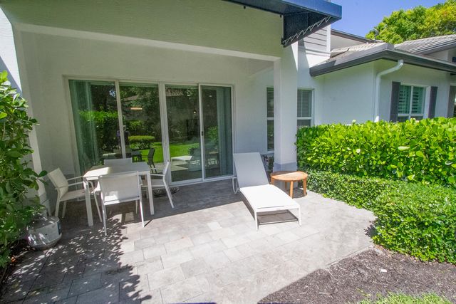 23045 Clear Echo Drive 76, Boca Raton, FL 33433