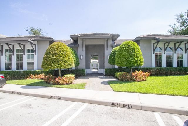 23045 Clear Echo Drive 76, Boca Raton, FL 33433