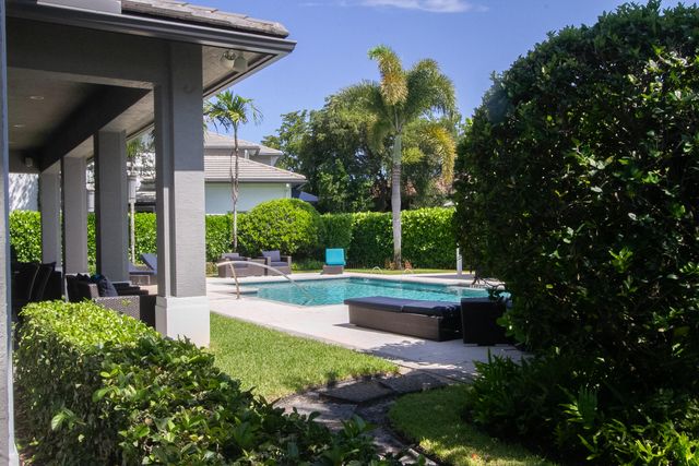 23045 Clear Echo Drive 76, Boca Raton, FL 33433