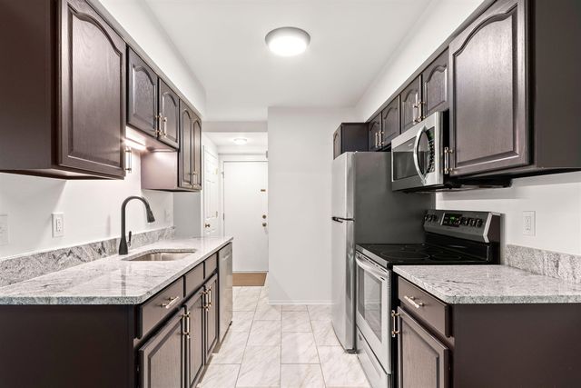 3034 Forest Creek Court, Ann Arbor, MI 48108