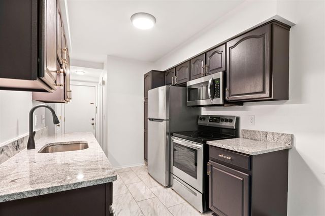 3034 Forest Creek Court, Ann Arbor, MI 48108