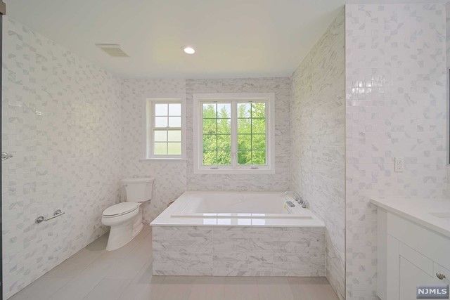 48 Old Tappan Road, Old Tappan, NJ 07675