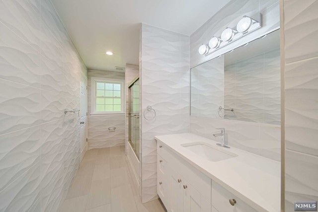 48 Old Tappan Road, Old Tappan, NJ 07675