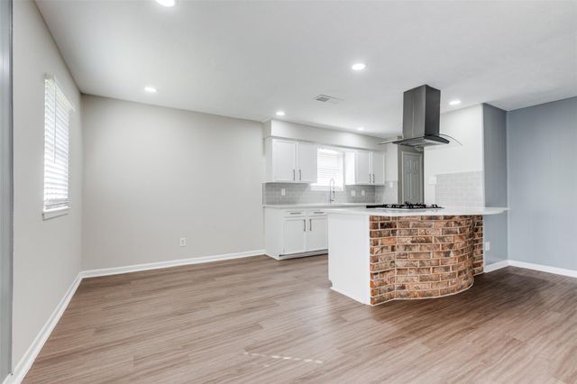 5426 Fairgreen Lane, Houston, TX 77048