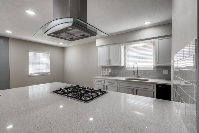 5426 Fairgreen Lane, Houston, TX 77048