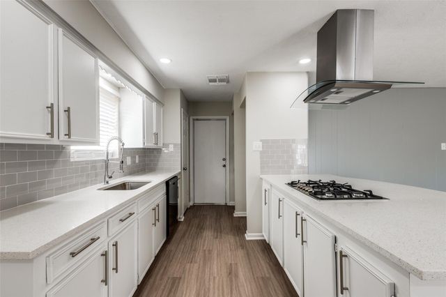 5426 Fairgreen Lane, Houston, TX 77048