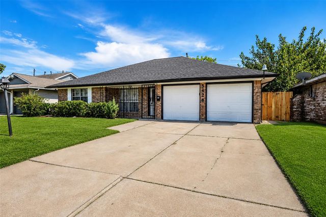 5426 Fairgreen Lane, Houston, TX 77048