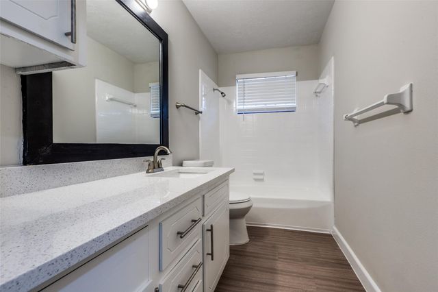 5426 Fairgreen Lane, Houston, TX 77048