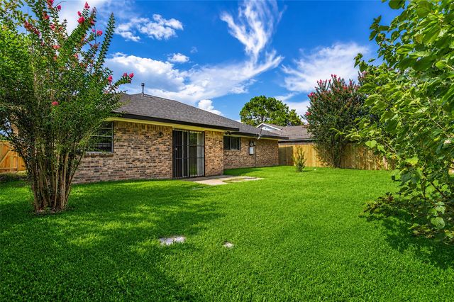 5426 Fairgreen Lane, Houston, TX 77048