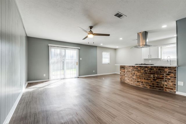 5426 Fairgreen Lane, Houston, TX 77048
