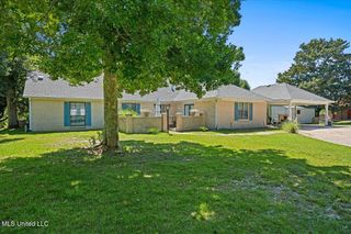 1509 Oak Leaf Circle, Gautier, MS 39553