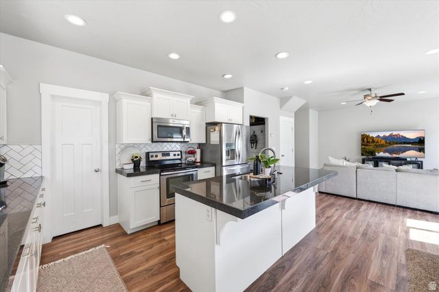 7471 N HUTCH LN, Eagle Mountain, UT 84005