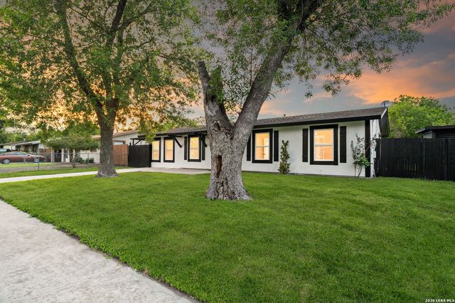 5871 Castle Lk, San Antonio, TX 78218