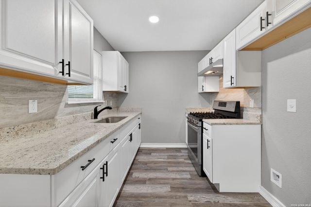 5871 Castle Lk, San Antonio, TX 78218