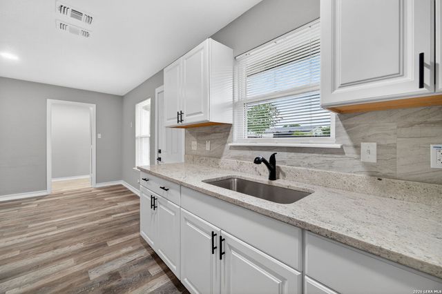 5871 Castle Lk, San Antonio, TX 78218