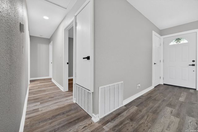 5871 Castle Lk, San Antonio, TX 78218