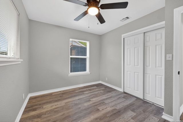 5871 Castle Lk, San Antonio, TX 78218
