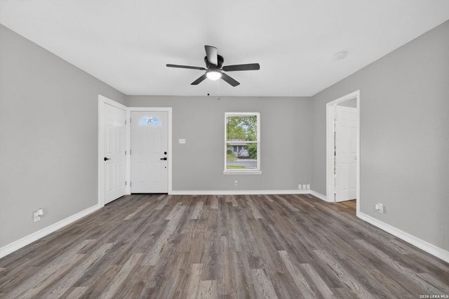 5871 Castle Lk, San Antonio, TX 78218