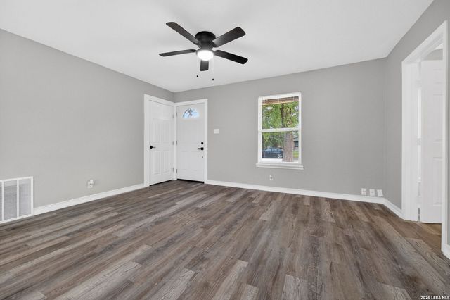 5871 Castle Lk, San Antonio, TX 78218