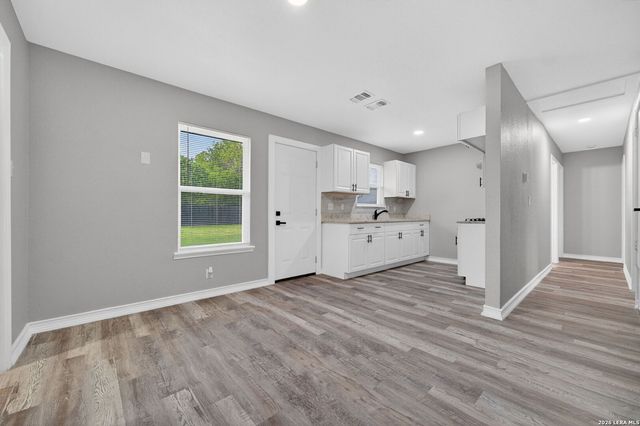 5871 Castle Lk, San Antonio, TX 78218