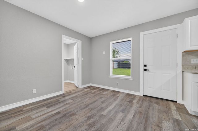 5871 Castle Lk, San Antonio, TX 78218
