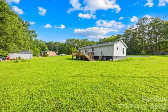 1029 Alexis High Shoals Road, Dallas, NC 28034
