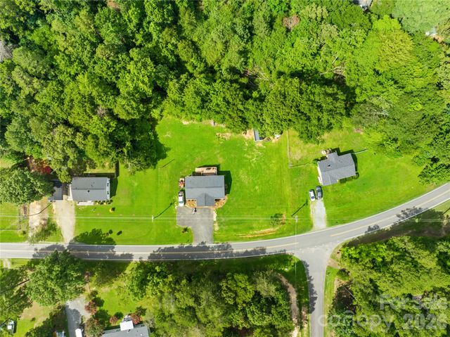 1029 Alexis High Shoals Road, Dallas, NC 28034