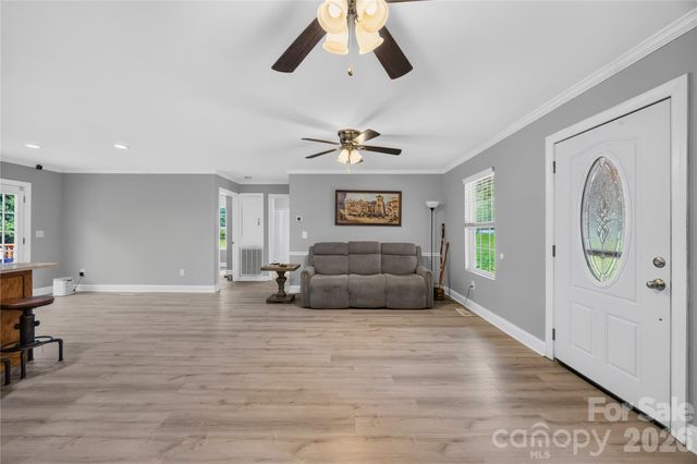1029 Alexis High Shoals Road, Dallas, NC 28034
