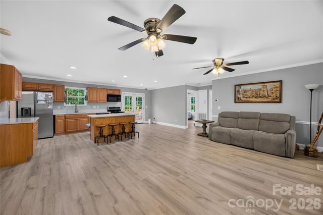 1029 Alexis High Shoals Road, Dallas, NC 28034
