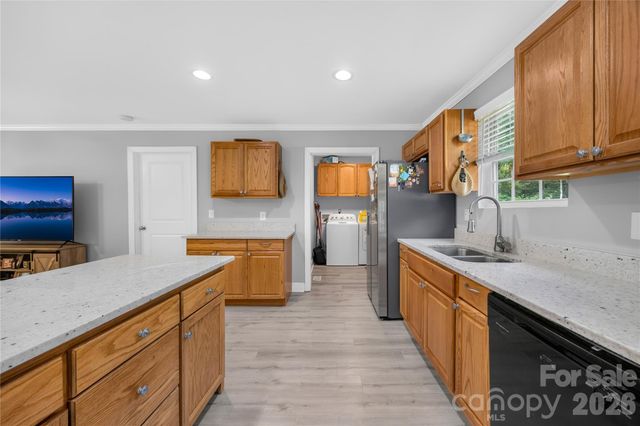 1029 Alexis High Shoals Road, Dallas, NC 28034
