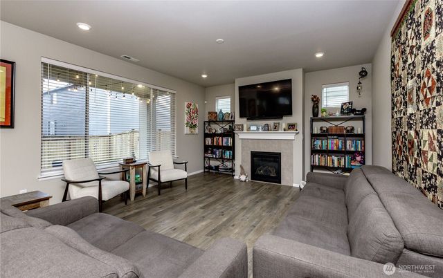 3122 15th Avenue NW, Puyallup, WA 98371