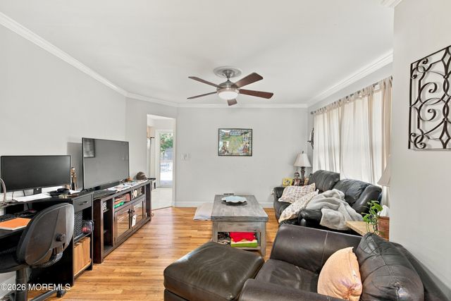 27 Surrey Lane, Eatontown, NJ 07724