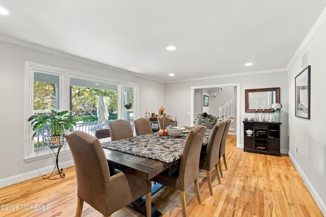 27 Surrey Lane, Eatontown, NJ 07724