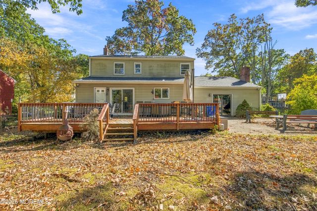 27 Surrey Lane, Eatontown, NJ 07724