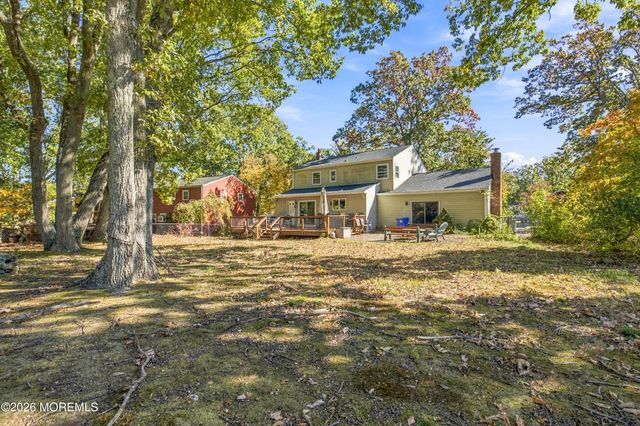 27 Surrey Lane, Eatontown, NJ 07724