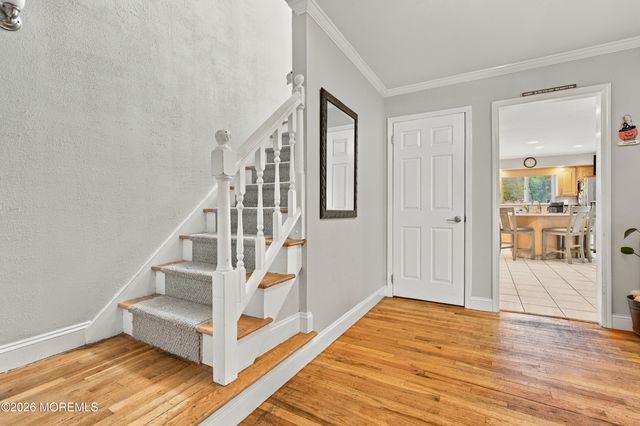 27 Surrey Lane, Eatontown, NJ 07724