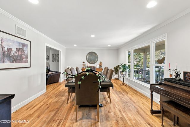 27 Surrey Lane, Eatontown, NJ 07724