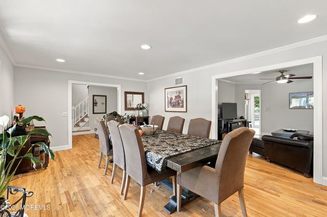 27 Surrey Lane, Eatontown, NJ 07724