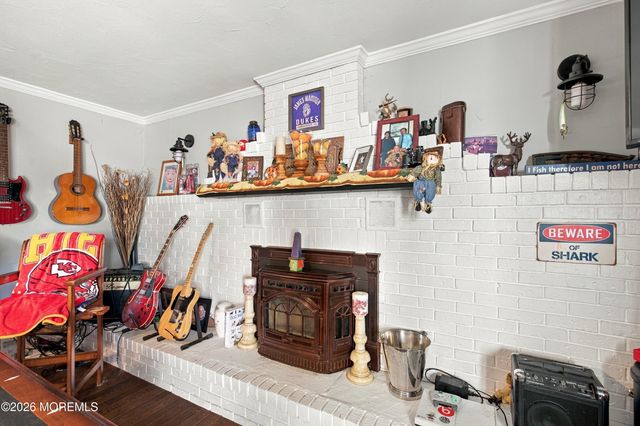 27 Surrey Lane, Eatontown, NJ 07724