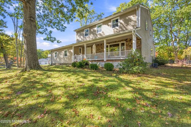 27 Surrey Lane, Eatontown, NJ 07724