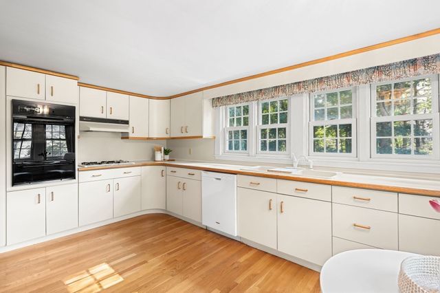 13 Rayfield Rd, Marshfield, MA 02050