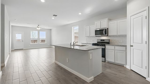 629 HARVEY Street, Grandview, TX 76050